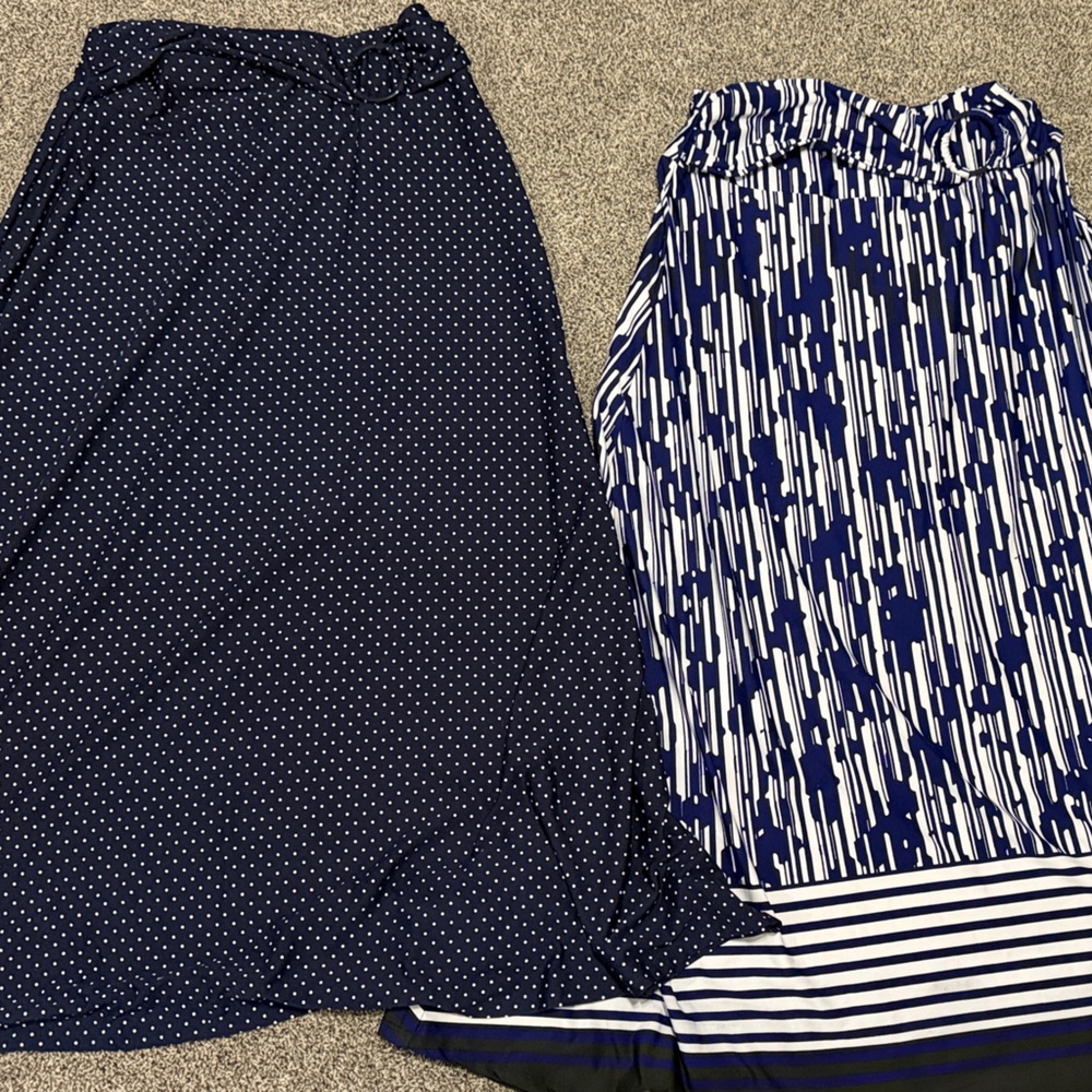 Robert Louis Navy and White Patterned Skirts (2)